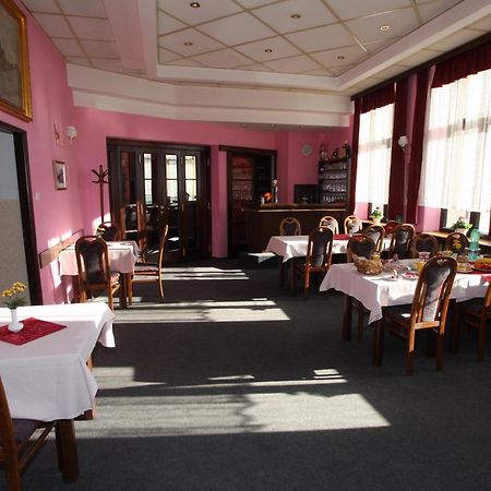 Hotel Srejber Červený Kostelec Extérieur photo